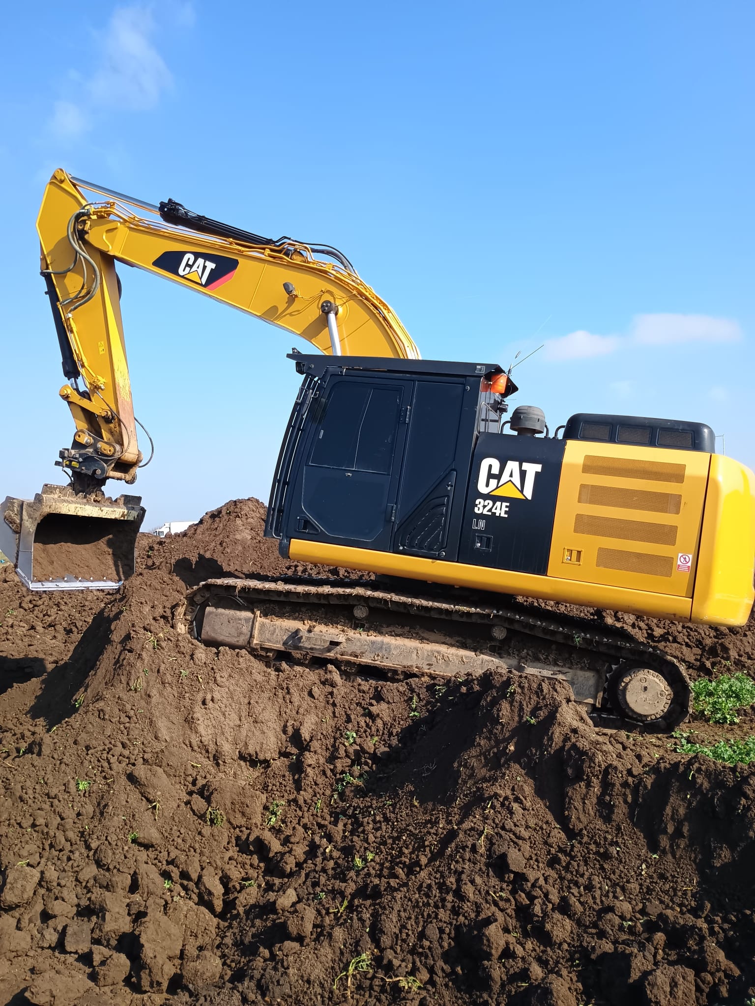 CAT 324E v akci — Gatosa s.r.o.